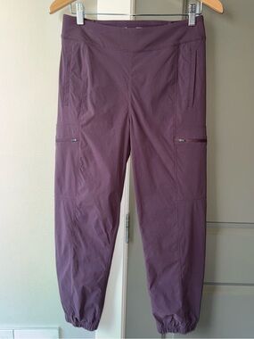 Mountain Hardwear Women’s Dynama High Rise Utility Jogger